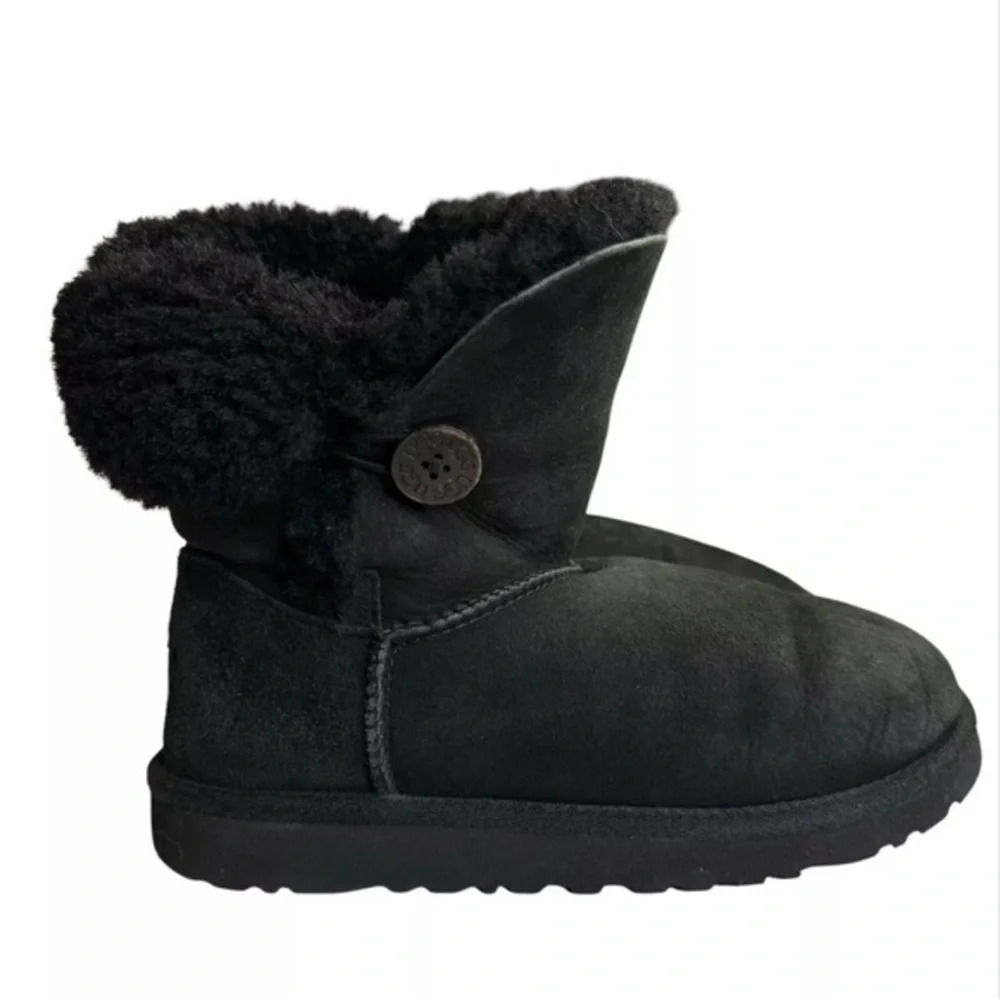 UGG sn 5991